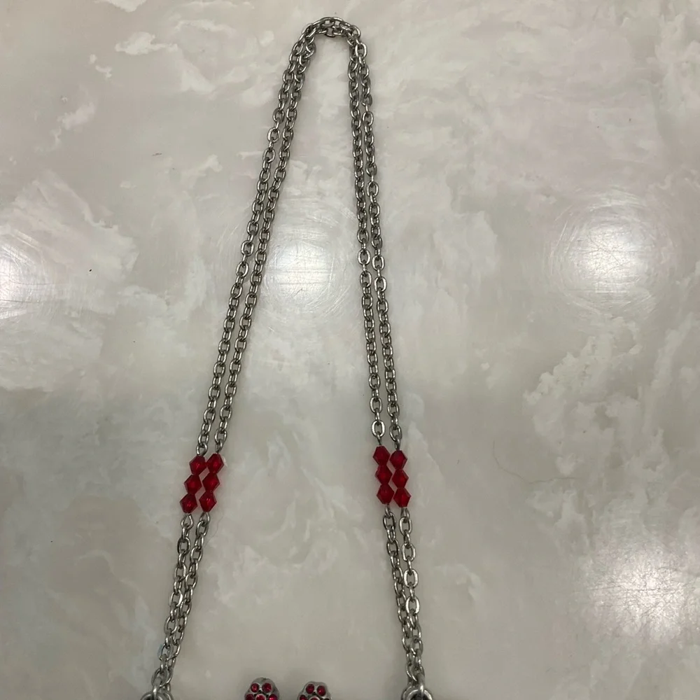 Vintage Art Deco Red Beaded Clasp Top Cocktail Bag with two Silver Chain Handles - Picture 4 of 12